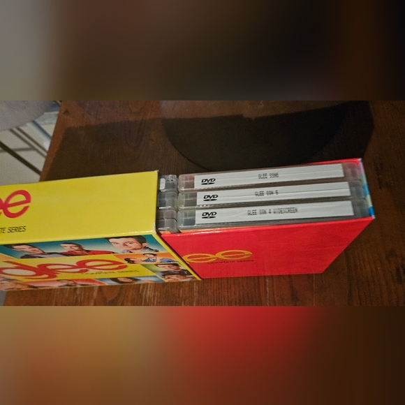 Glee The Complete Series DVD Box Set - Picture 4 of 6